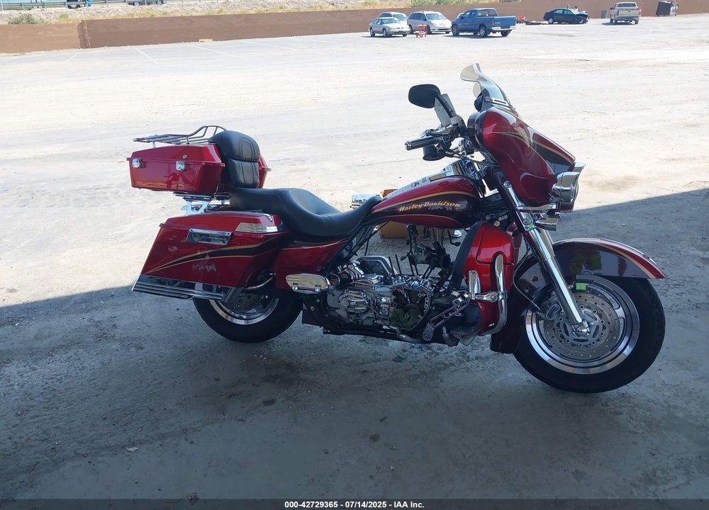 2005 HARLEY-DAVIDSON FLHTCSE2 VIN: 1HD1PKE3X5Y952039
