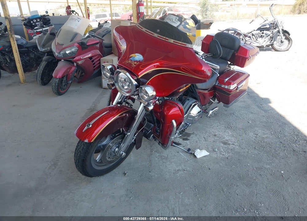 2005 HARLEY-DAVIDSON FLHTCSE2 VIN: 1HD1PKE3X5Y952039