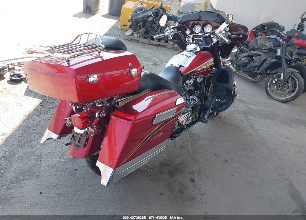 2005 HARLEY-DAVIDSON FLHTCSE2 VIN: 1HD1PKE3X5Y952039