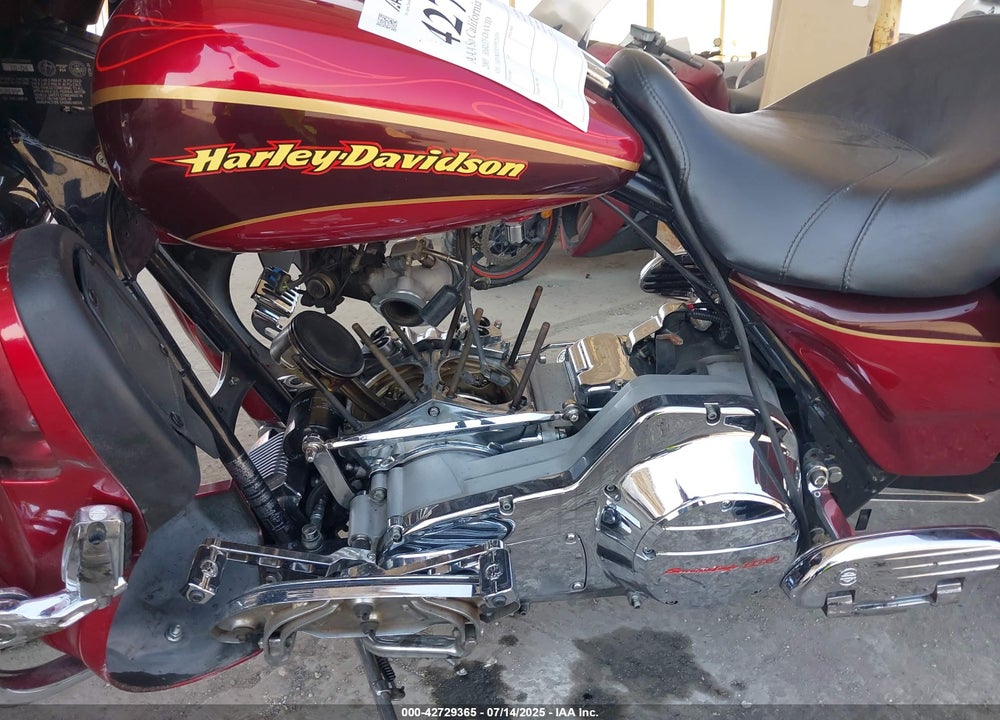 2005 HARLEY-DAVIDSON FLHTCSE2 VIN: 1HD1PKE3X5Y952039