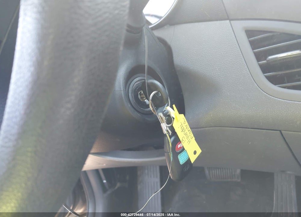 2013 HYUNDAI ELANTRA VIN: 5NPDH4AE8DH230065