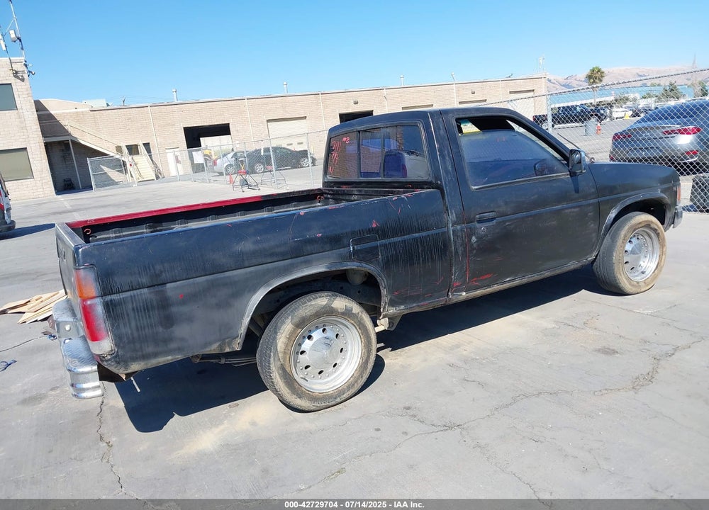 1992 NISSAN TRUCK SHORT WHEELBASE VIN: 1N6SD11S1NC360562