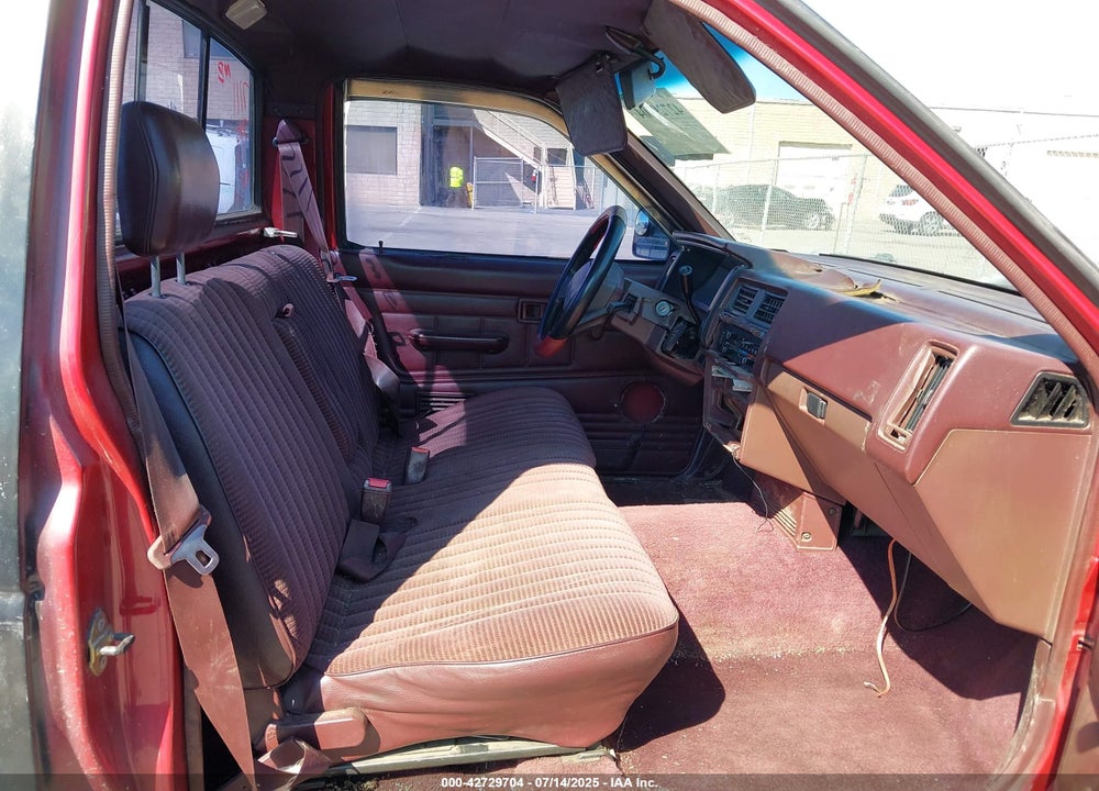 1992 NISSAN TRUCK SHORT WHEELBASE VIN: 1N6SD11S1NC360562