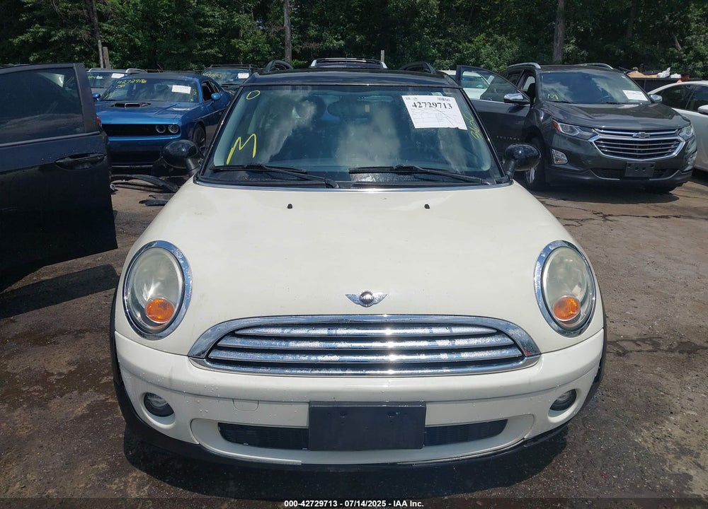 2009 MINI COOPER CLUBMAN VIN: WMWML335X9TX33604