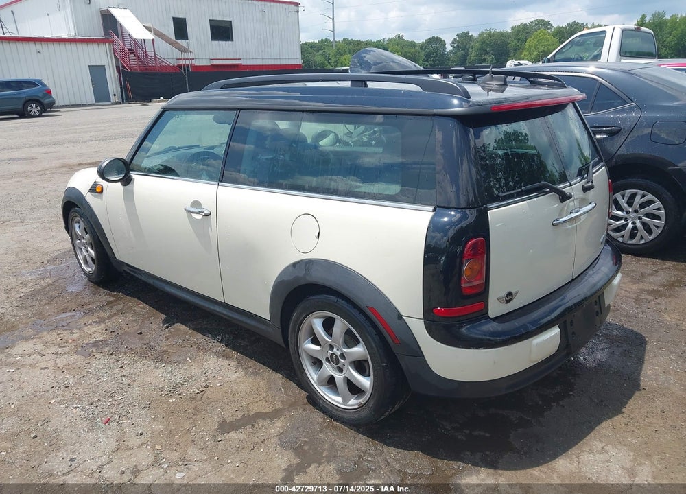 2009 MINI COOPER CLUBMAN VIN: WMWML335X9TX33604