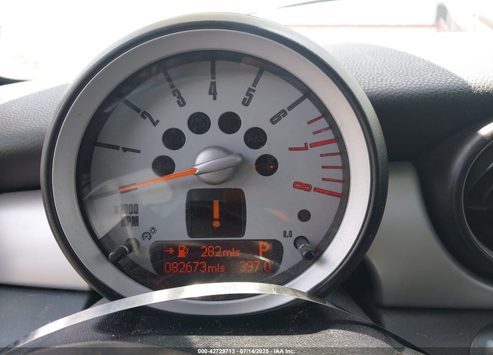 2009 MINI COOPER CLUBMAN VIN: WMWML335X9TX33604