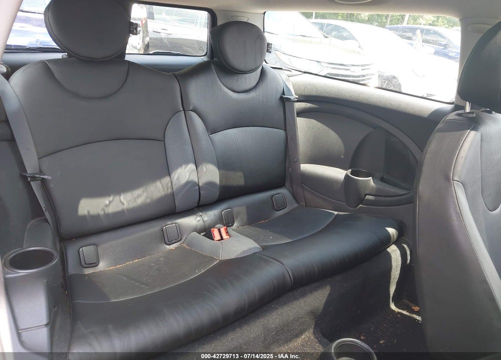 2009 MINI COOPER CLUBMAN VIN: WMWML335X9TX33604