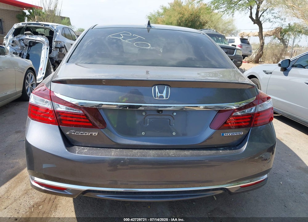 2017 HONDA ACCORD VIN: JHMCR6F51HC018847