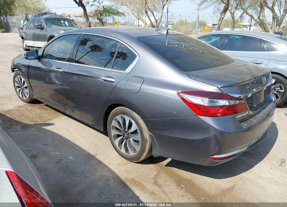 2017 HONDA ACCORD VIN: JHMCR6F51HC018847
