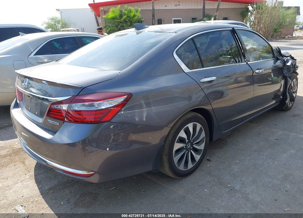 2017 HONDA ACCORD VIN: JHMCR6F51HC018847