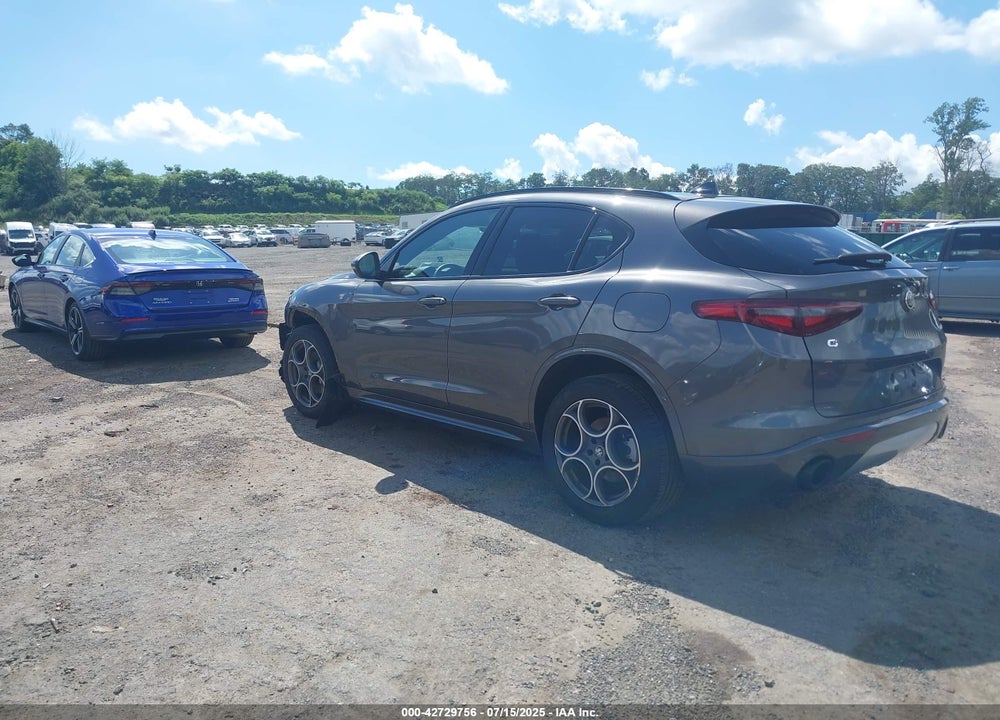 2022 ALFA ROMEO STELVIO TI AWD VIN: ZASPAKBN5N7D37558