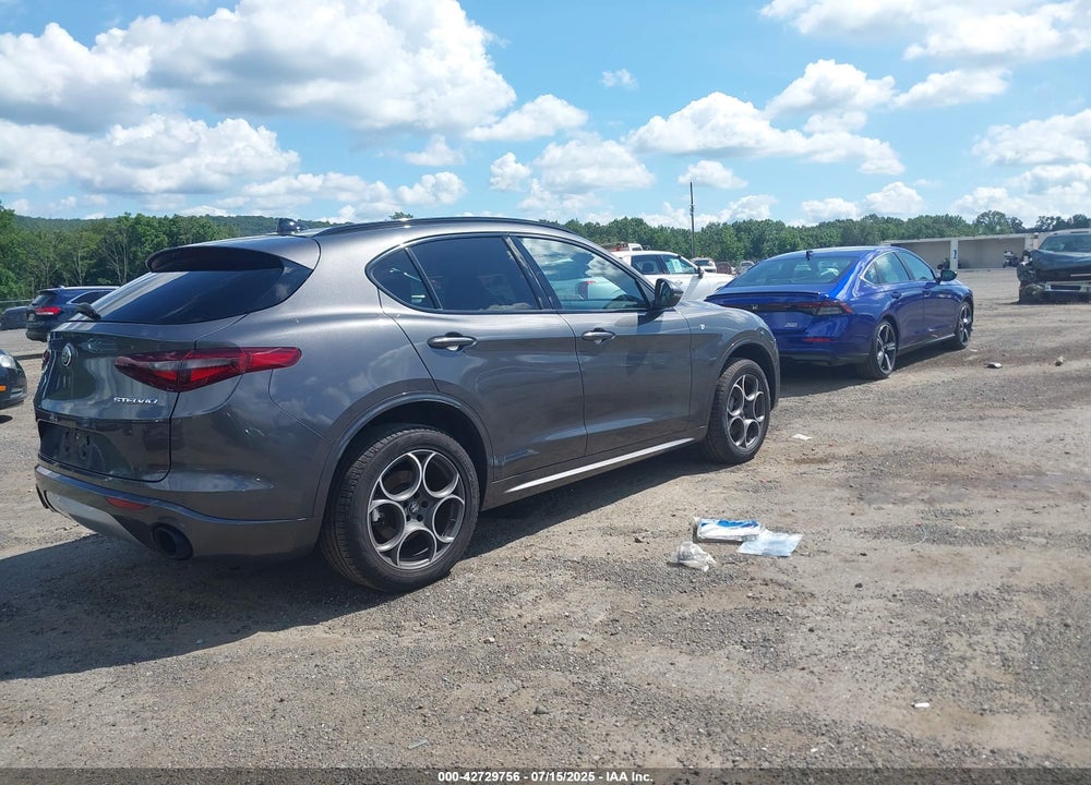 2022 ALFA ROMEO STELVIO TI AWD VIN: ZASPAKBN5N7D37558