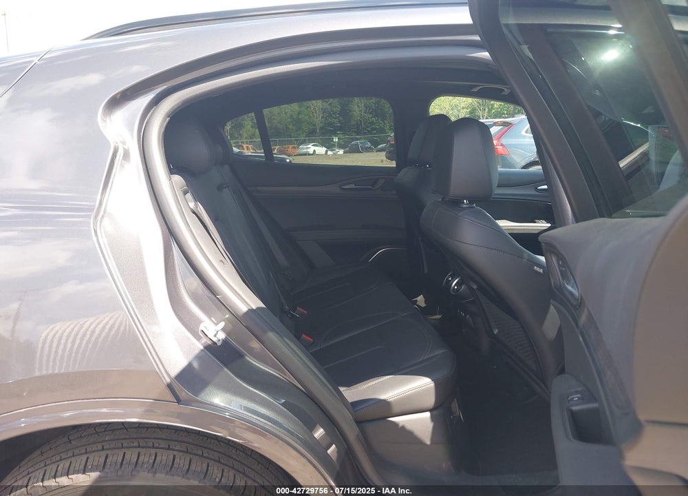 2022 ALFA ROMEO STELVIO TI AWD VIN: ZASPAKBN5N7D37558