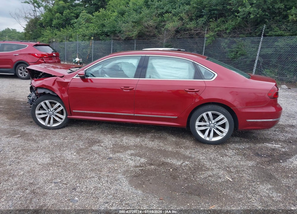 2017 VOLKSWAGEN PASSAT VIN: 1VWCT7A35HC071630