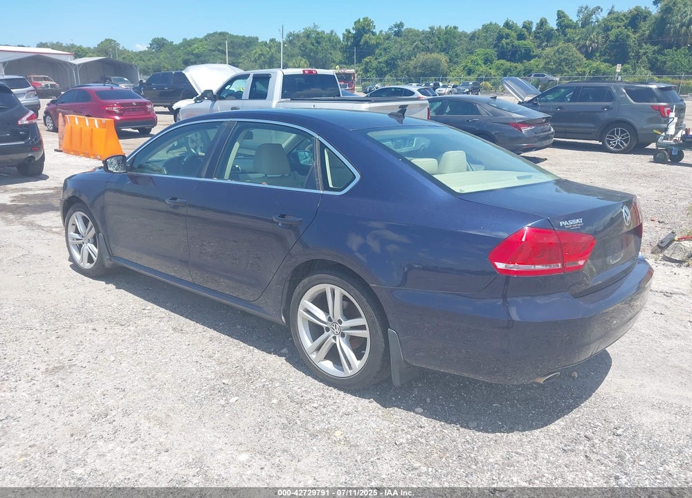 2015 VOLKSWAGEN PASSAT VIN: 1VWBV7A38FC018584