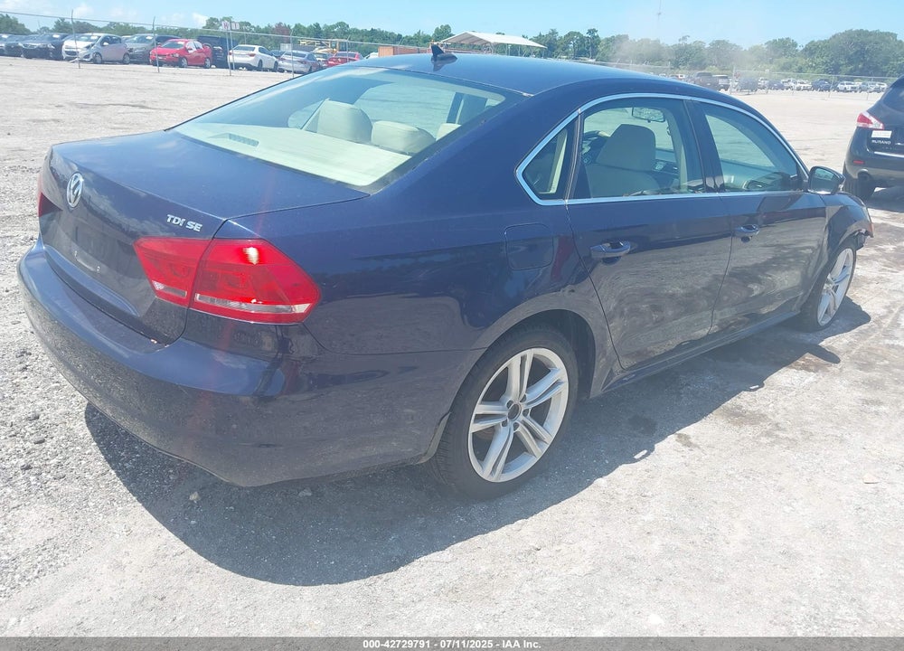 2015 VOLKSWAGEN PASSAT VIN: 1VWBV7A38FC018584