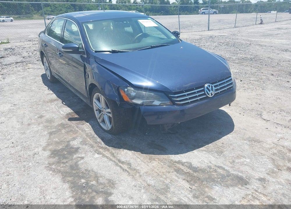 2015 VOLKSWAGEN PASSAT VIN: 1VWBV7A38FC018584