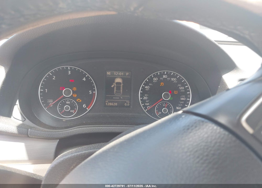 2015 VOLKSWAGEN PASSAT VIN: 1VWBV7A38FC018584