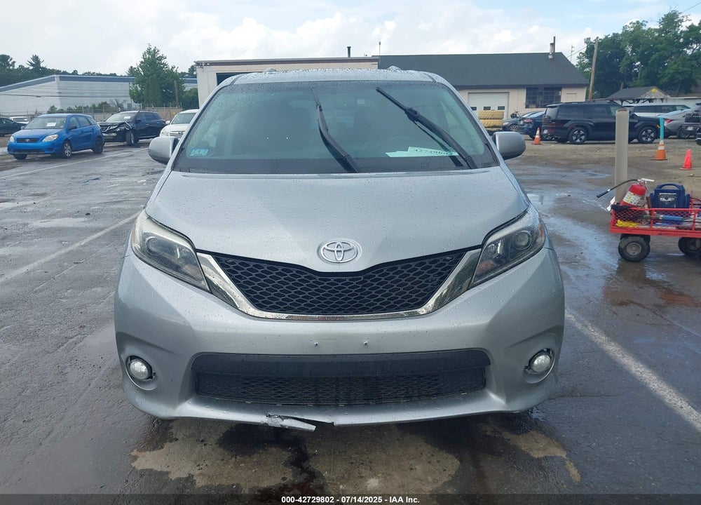 2017 TOYOTA SIENNA SE PREMIUM 8 PASSENGER VIN: 5TDXZ3DC4HS880185