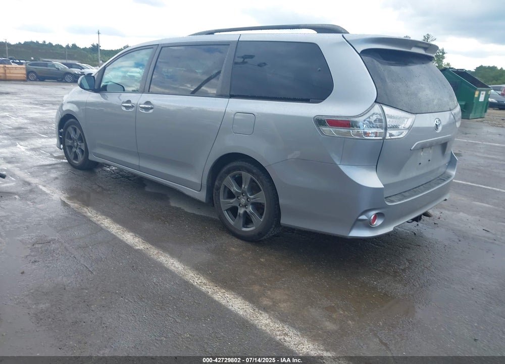 2017 TOYOTA SIENNA SE PREMIUM 8 PASSENGER VIN: 5TDXZ3DC4HS880185
