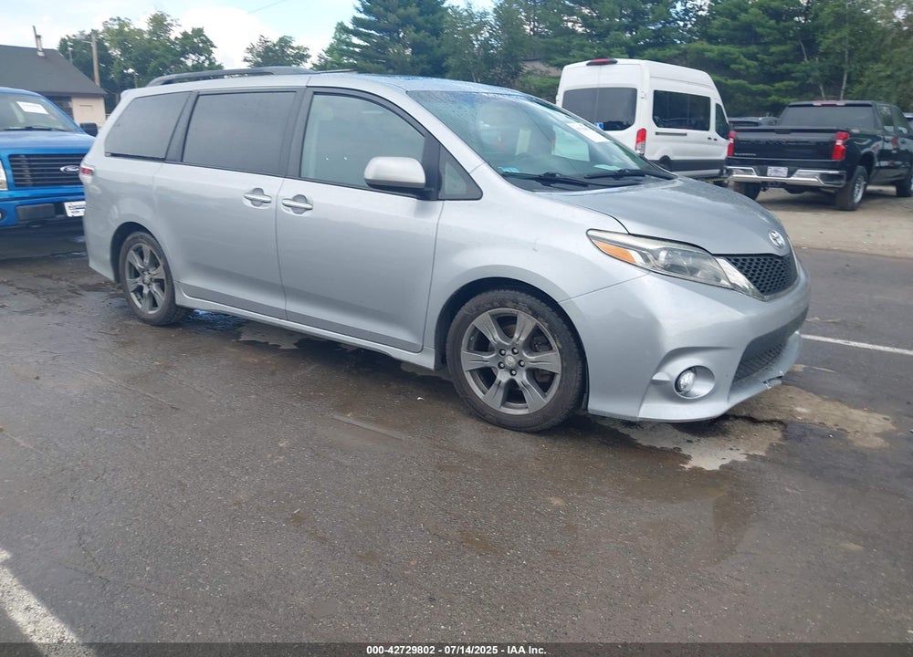 2017 TOYOTA SIENNA SE PREMIUM 8 PASSENGER VIN: 5TDXZ3DC4HS880185