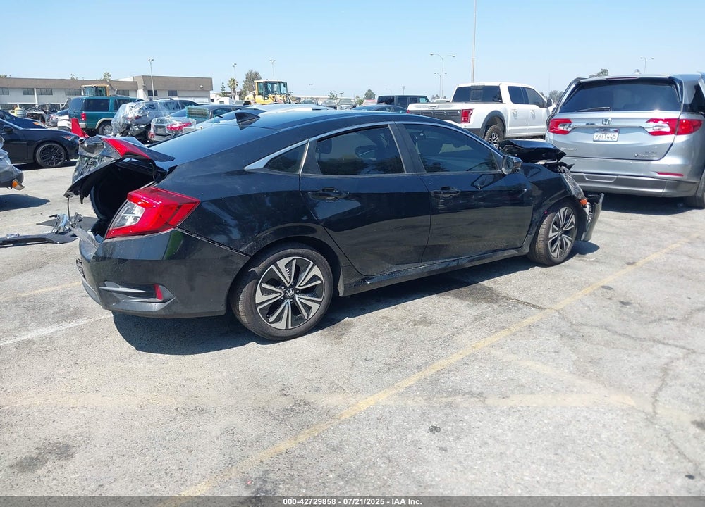 2018 HONDA CIVIC VIN: JHMFC1F3XJX014066