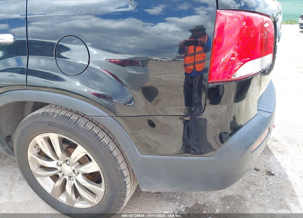 2011 KIA SORENTO VIN: 5XYKU3A17BG057265