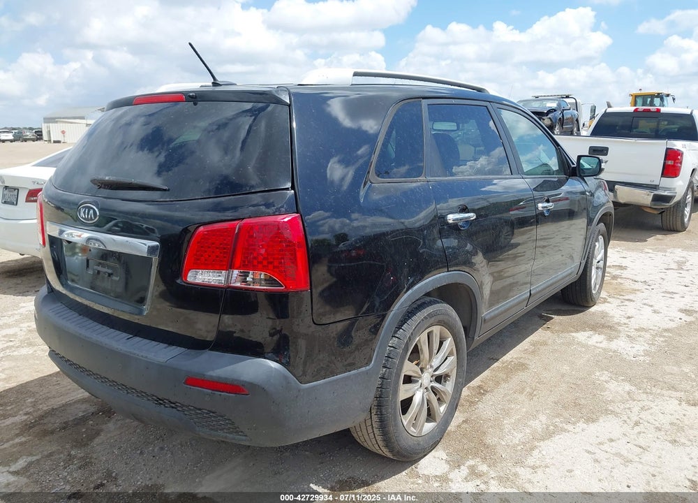 2011 KIA SORENTO VIN: 5XYKU3A17BG057265
