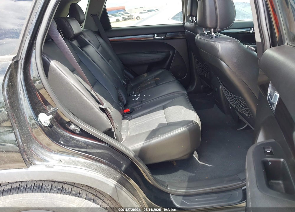 2011 KIA SORENTO VIN: 5XYKU3A17BG057265