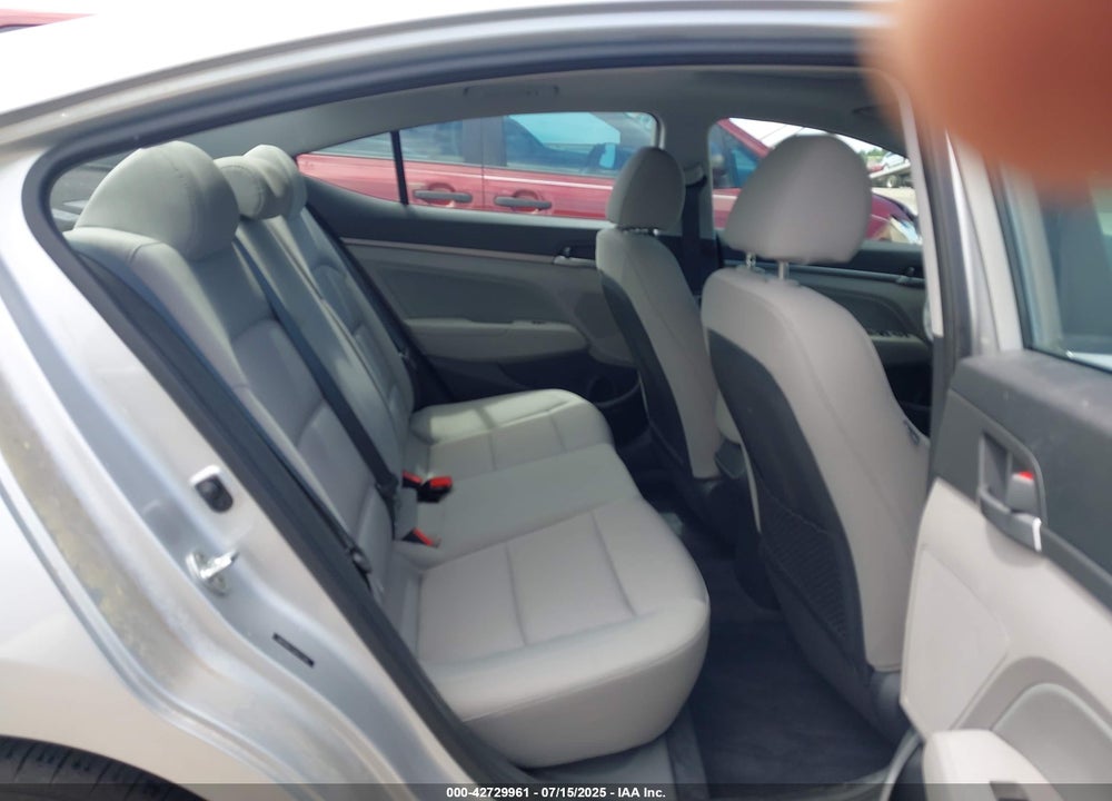 2018 HYUNDAI ELANTRA VIN: 5NPD84LF5JH277720