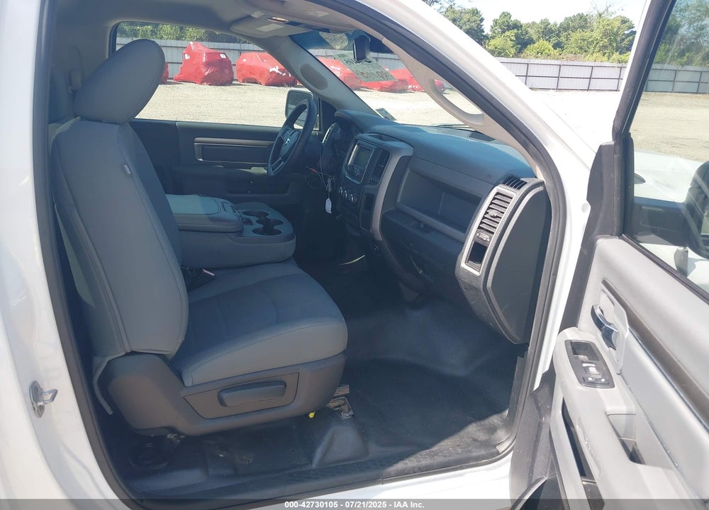 2015 RAM 1500 VIN: 3C6JR6DT2FG559692