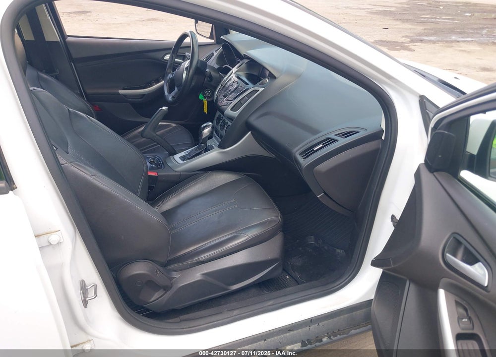 2014 FORD FOCUS VIN: 1FADP3F27EL251021