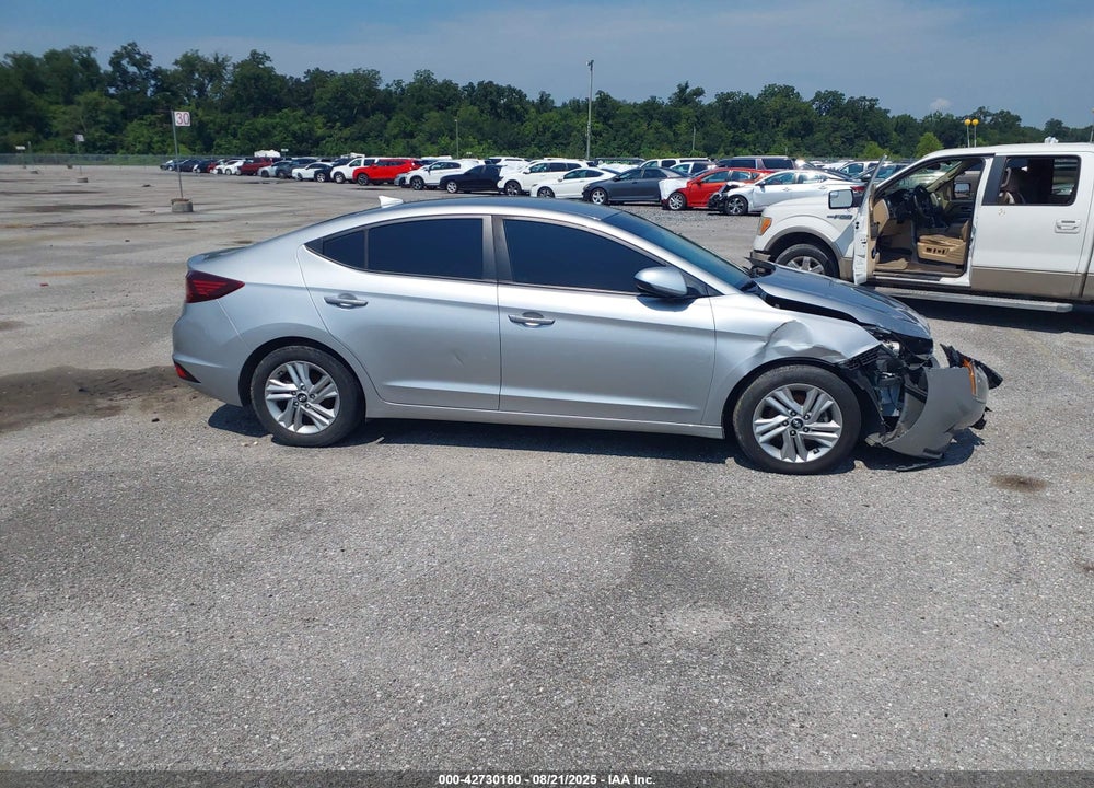 2020 HYUNDAI ELANTRA VIN: 5NPD84LF8LH628221