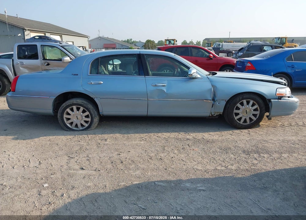 2010 LINCOLN TOWN CAR VIN: 2LNBL8CV9AX611259