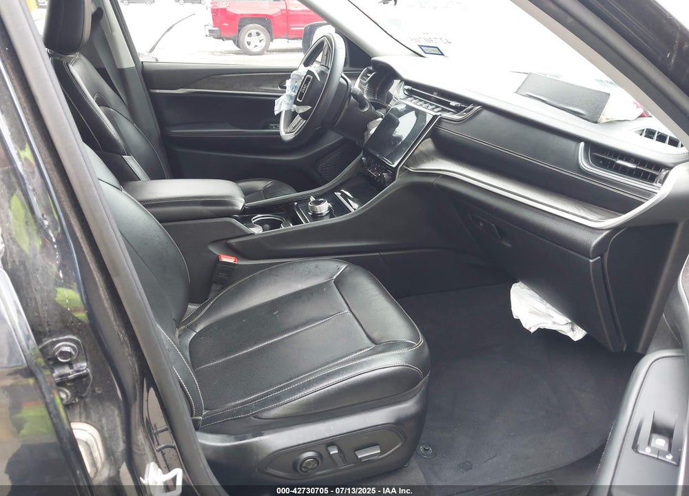 2023 JEEP GRAND CHEROKEE L VIN: 1C4RJKBGXP8820298