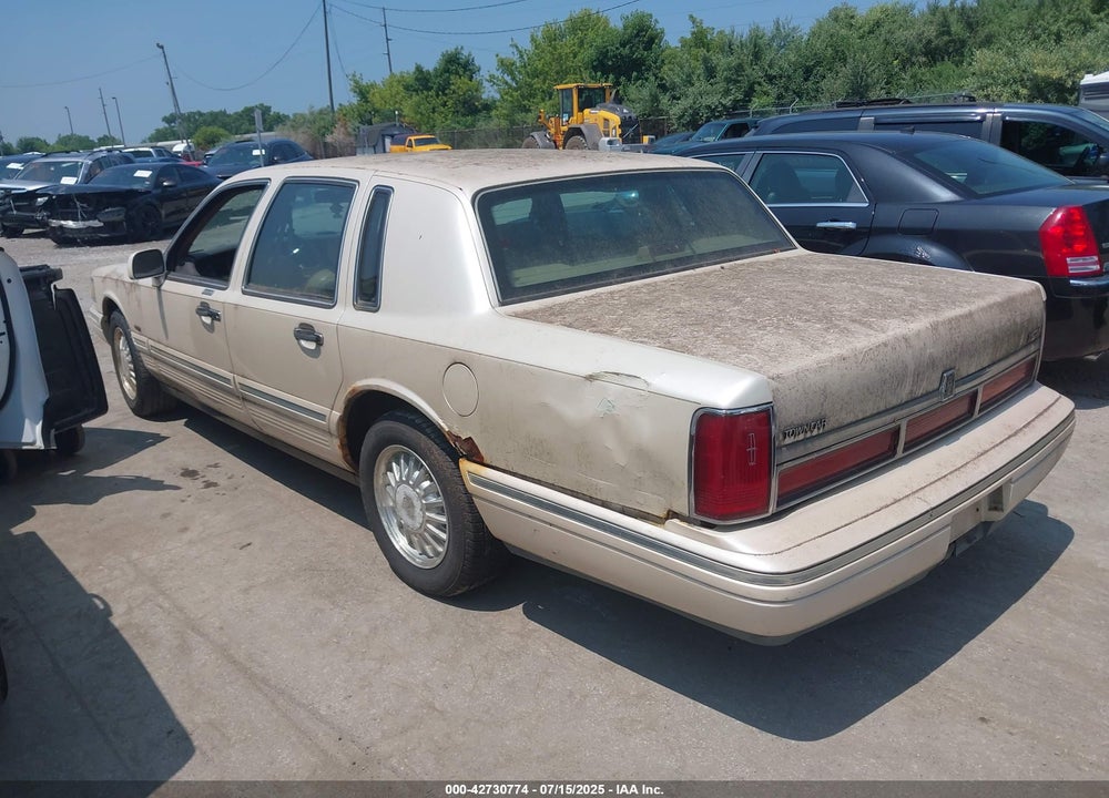 1996 LINCOLN TOWN CAR SGN/DMND ANV/CYPRESS/JN VIN: 1LNLM82W8TY707897