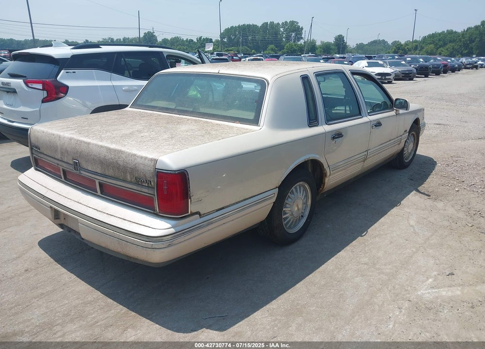 1996 LINCOLN TOWN CAR SGN/DMND ANV/CYPRESS/JN VIN: 1LNLM82W8TY707897