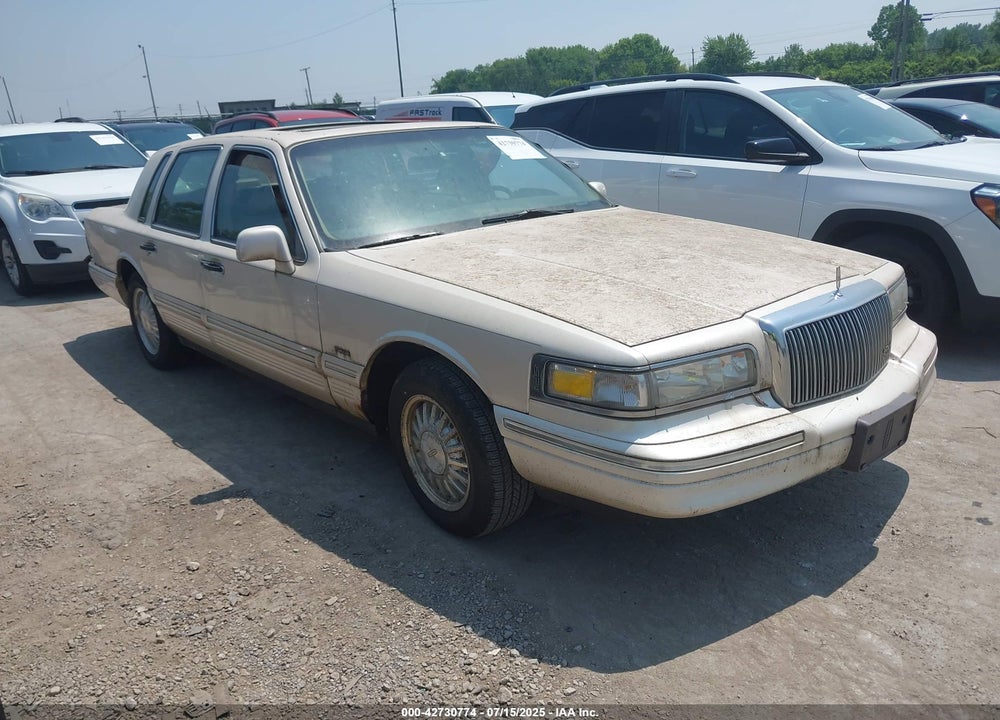 1996 LINCOLN TOWN CAR SGN/DMND ANV/CYPRESS/JN VIN: 1LNLM82W8TY707897