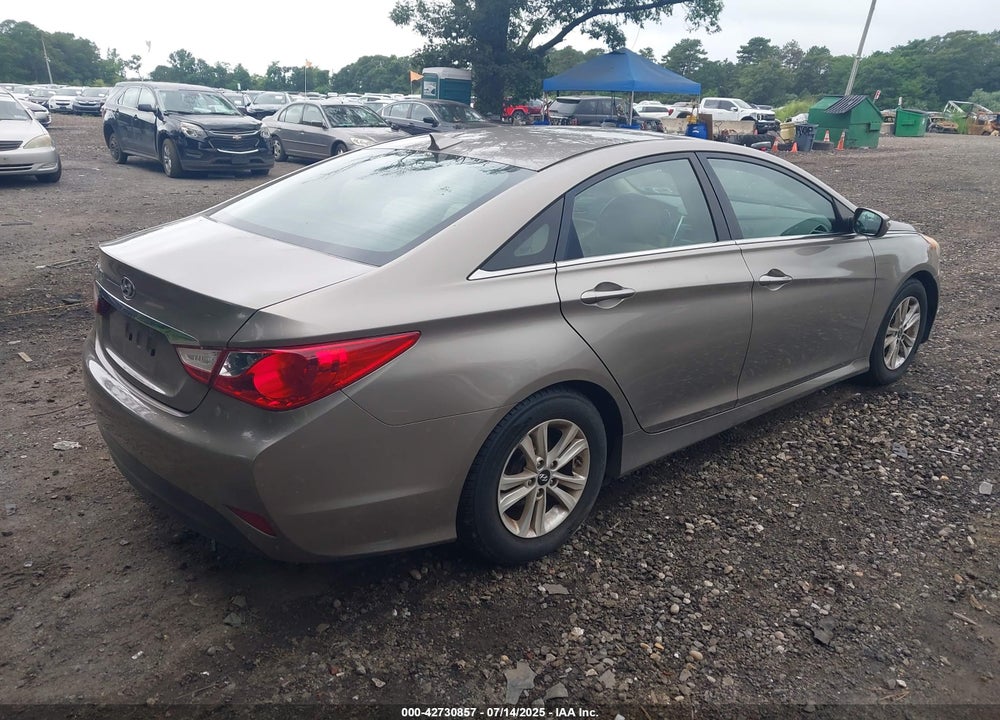 2014 HYUNDAI SONATA VIN: 5NPEB4AC1EH843327
