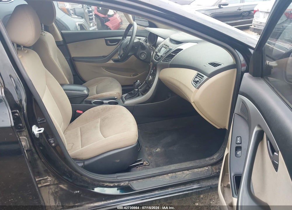 2014 HYUNDAI ELANTRA VIN: KMHDH4AE8EU101780