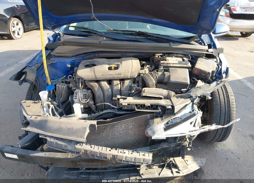 2020 HYUNDAI ELANTRA VIN: 5NPD84LF6LH579424
