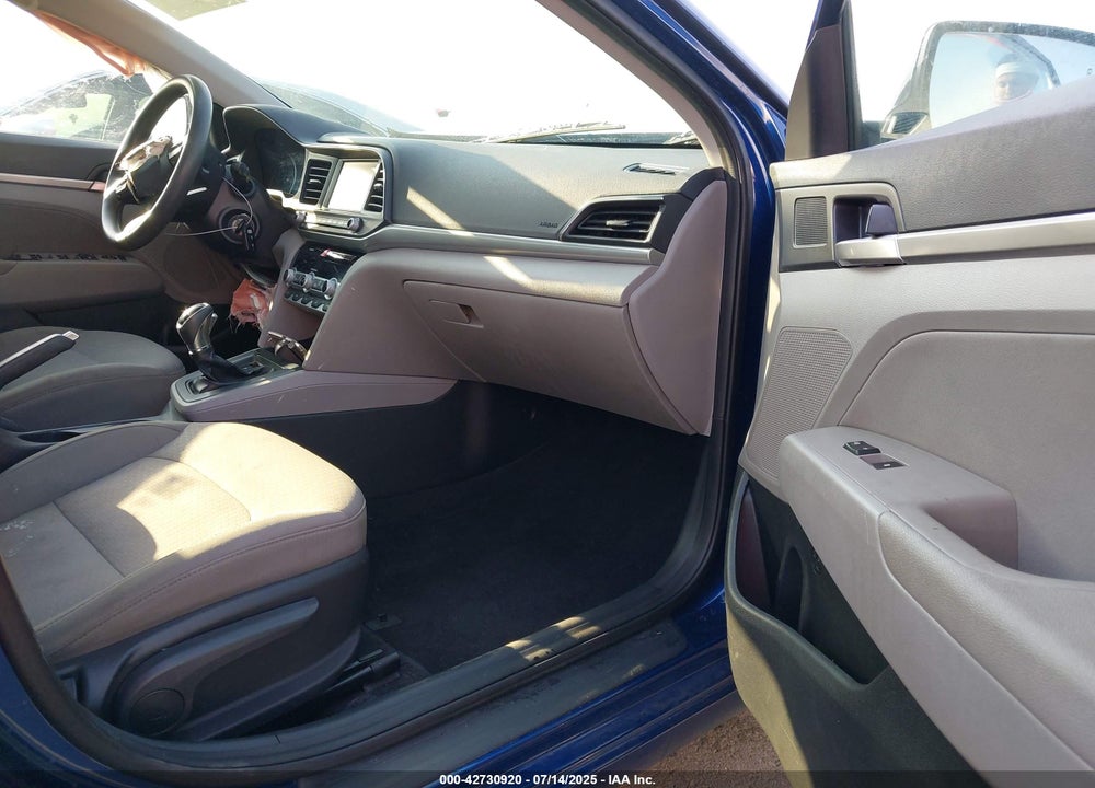 2020 HYUNDAI ELANTRA VIN: 5NPD84LF6LH579424