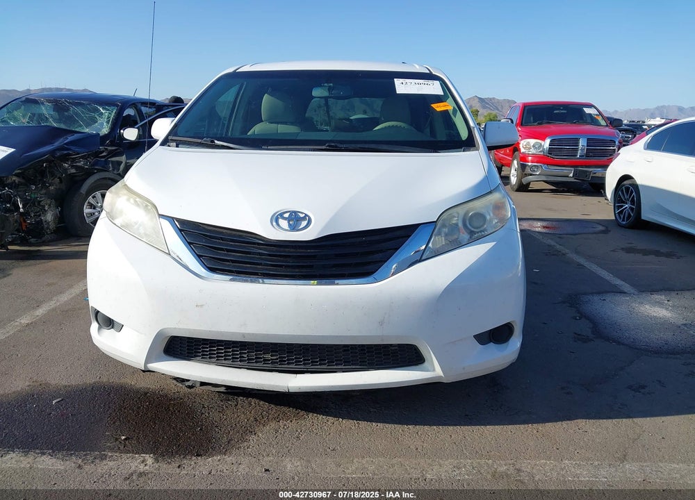 2013 TOYOTA SIENNA LE V6 8 PASSENGER VIN: 5TDKK3DC9DS352568