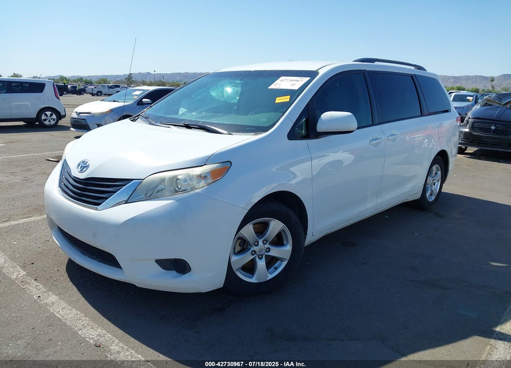 2013 TOYOTA SIENNA LE V6 8 PASSENGER VIN: 5TDKK3DC9DS352568
