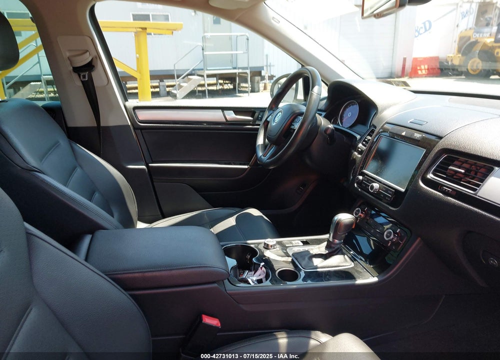 2012 VOLKSWAGEN TOUAREG VIN: WVGEF9BP9CD008352