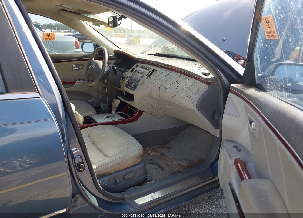 2008 HYUNDAI AZERA LIMITED VIN: KMHFC46F08A321283