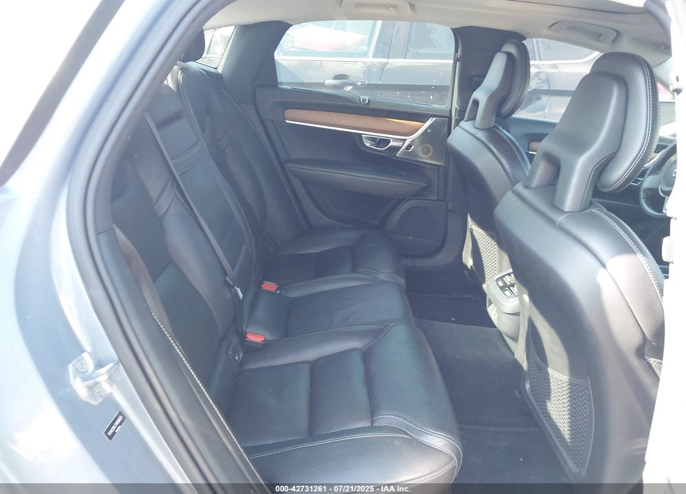 2017 VOLVO S90 VIN: YV1A22ML7H1000639