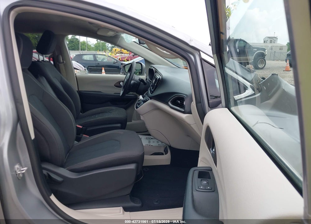 2020 CHRYSLER VOYAGER L VIN: 2C4RC1AG1LR105110