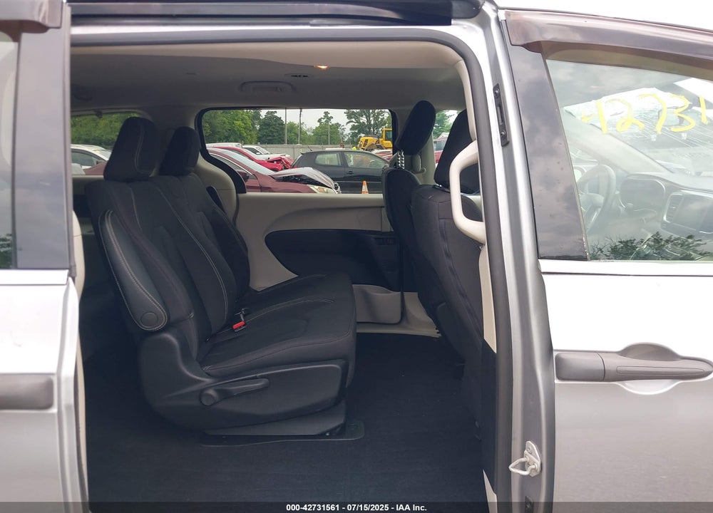 2020 CHRYSLER VOYAGER L VIN: 2C4RC1AG1LR105110