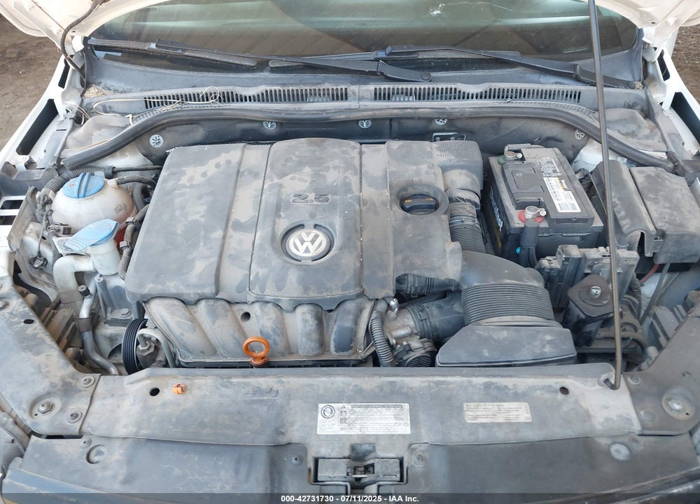 2013 VOLKSWAGEN JETTA VIN: 3VWDX7AJ0DM370393